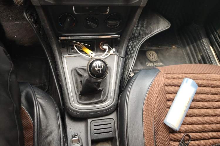 Used Volkswagen Bora 2016 1.6L Manual Fashion Edition Gear Lever