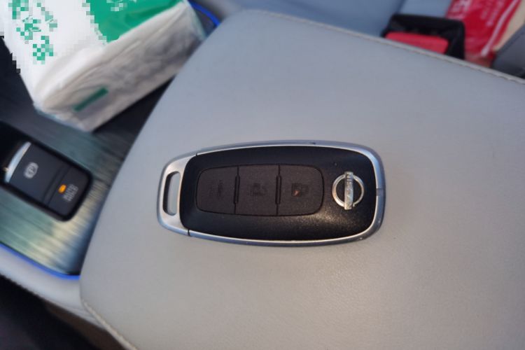 Used Nissan Sylphy 2023 Super Hybrid Electric Drive Ultra-Luxury Model Vehicle Key