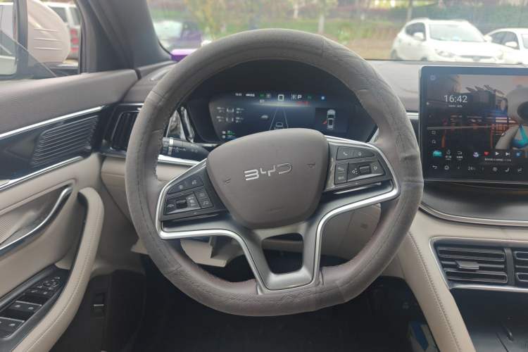 Used BYD Song PLUS New Energy 2025 DM-i 112KM Prestige Model Steering Wheel
