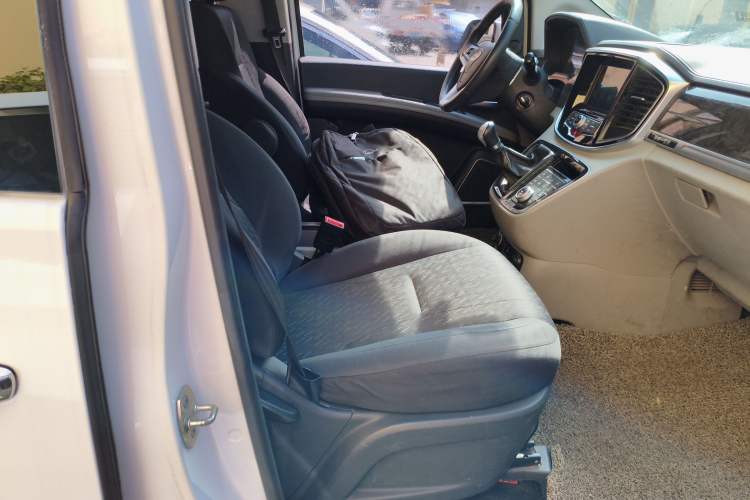 Used JAC Refine M4 2016 2.0L Manual Luxury Version
