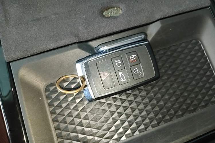 Used Land Rover Range Evoque 2023 Aurora L 249 PS Luxury Edition
