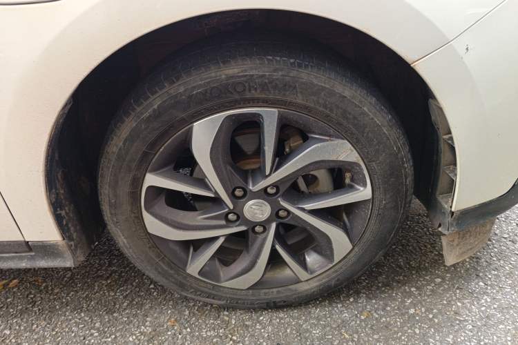Used Buick Velite 6 2019 Connected & Smart Edition Right Front Wheel Hub