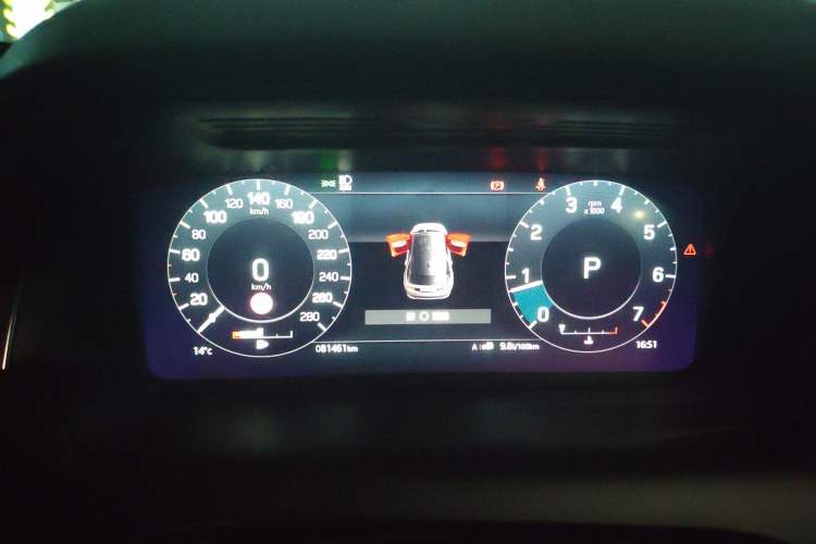Used Land Rover Discovery Sport 2022 Revised Version 249 PS Metropolitan Edition Instrument Cluster