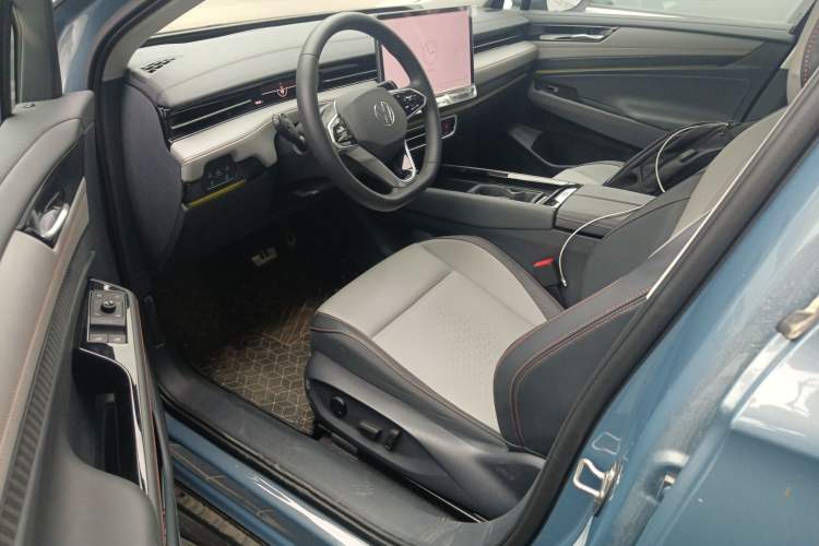 Used Volkswagen ID.7 VIZZION 2024 AIR model Driver Seat