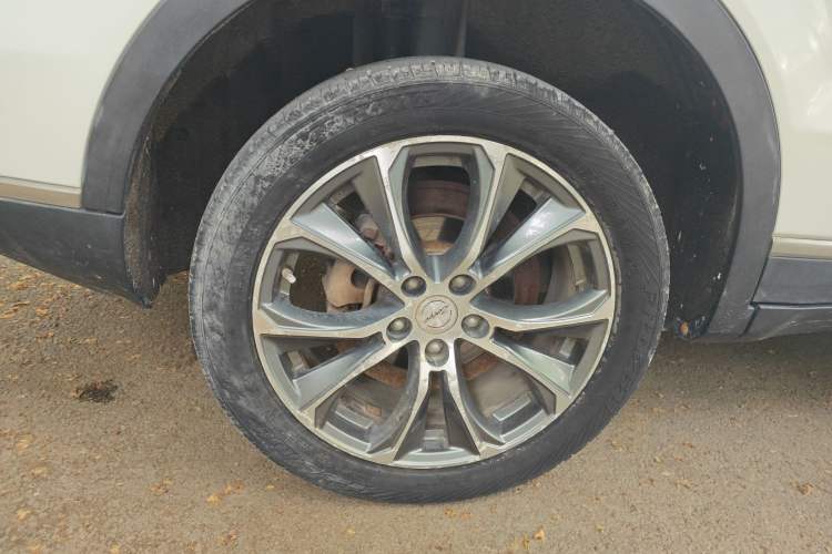 Used Zotye T500 2018 1.5T Automatic Smart Connected Prestige Model Right Rear Wheel Hub