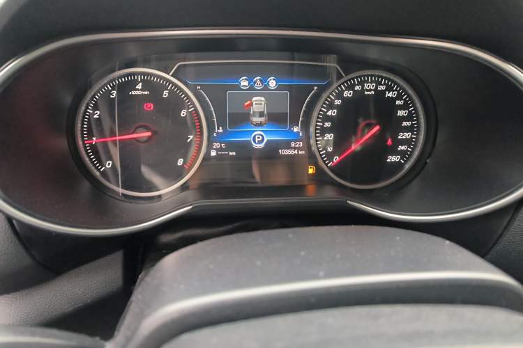 Used Hongqi H5 2018 30TD Dynamic Edition Odometer Close Up