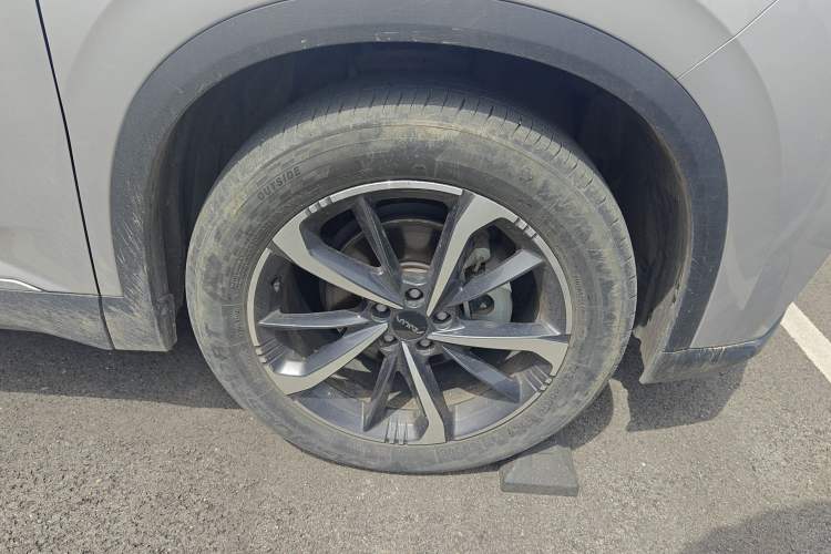 Used Dongfeng Aeolus Mage 2023 DH-i 1.5T Luxury Edition Right Front Wheel Hub