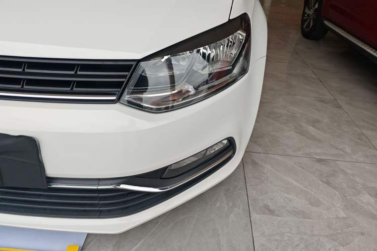 Used Volkswagen Polo 2016 1.6L Automatic Comfort Model Left Front Headlight
