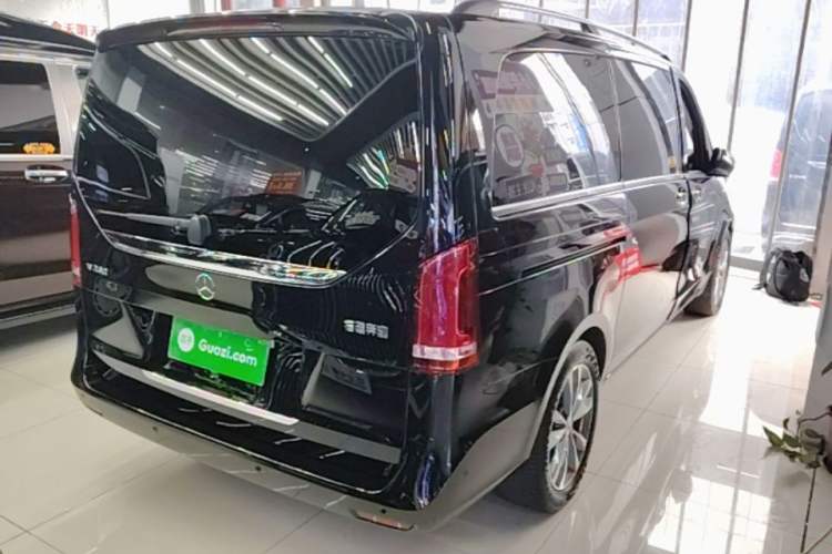 Used Mercedes-Benz V-Class 2022 V 260 Avantgarde Edition
