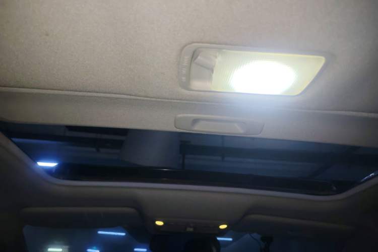 Used Nissan Sylphy 2016 1.6XV CVT Smart Enjoyment Version Headliner