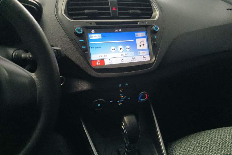 Used Ford Escort 2019 Revised 1.5L Automatic ZhiXiang Version China VI Standard Audio And AC Panel