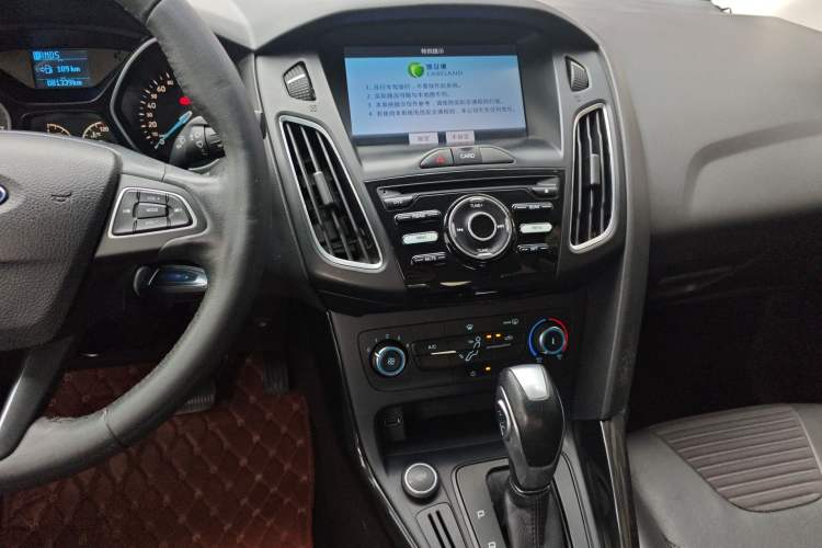 Used Ford Focus 2018 Sedan Classic 1.6L Automatic Trendy SmartDrive Edition Audio And AC Panel