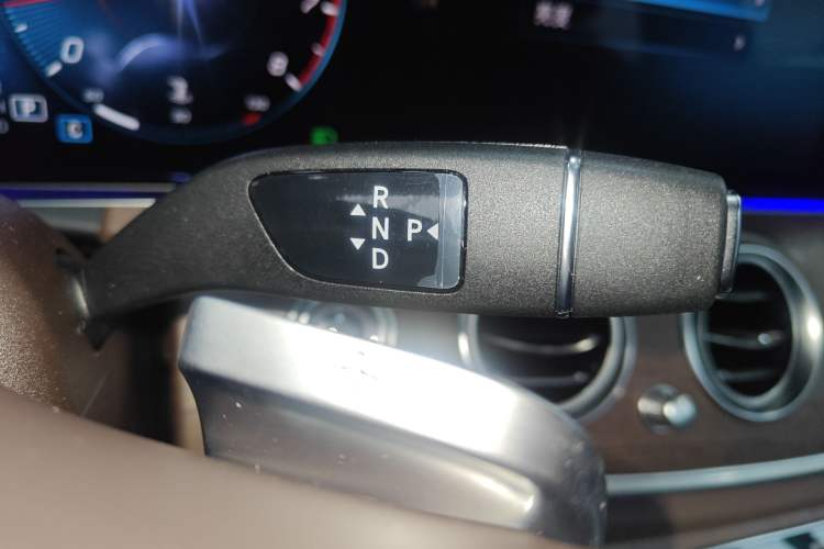 Used Mercedes-Benz E-Class 2023 Facelift E 260 L
