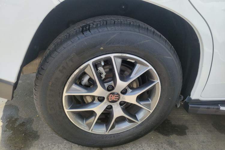 Used BYD Song 2016 Gaishi Edition 1.5TID Automatic Luxury Model Right Rear Wheel Hub