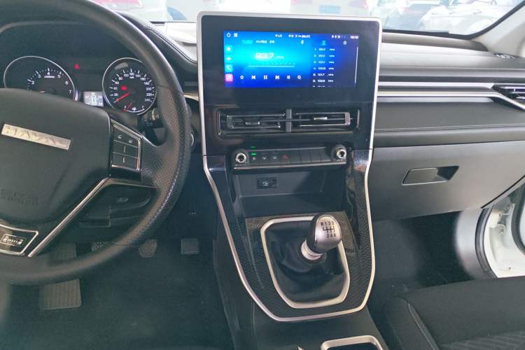 Used Haval M6 2023 PLUS 1.5T Manual Elite Smart Connectivity Model Audio And AC Panel