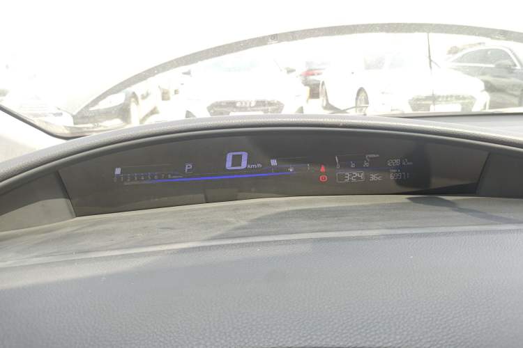 Used Honda Jade 2017 1.8L automatic Comfort version 5 seats
