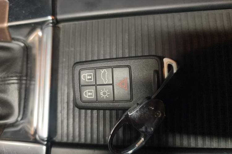 Used Volvo XC60 2015 T5 Smart Upgrade Model Vehicle Key