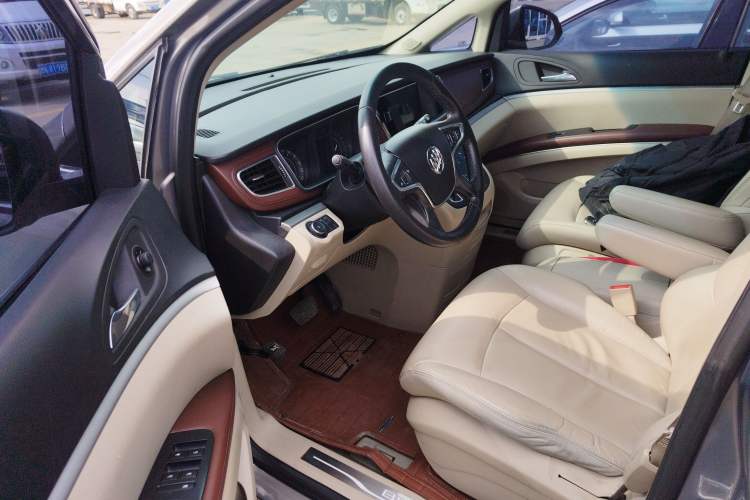Used Buick GL8 2017 25S Prestige Version China V Standard Driver Seat