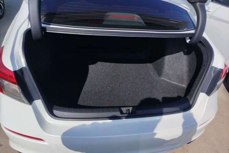 Used Honda Civic 2022 240TURBO CVT Dynamic Edition Trunk