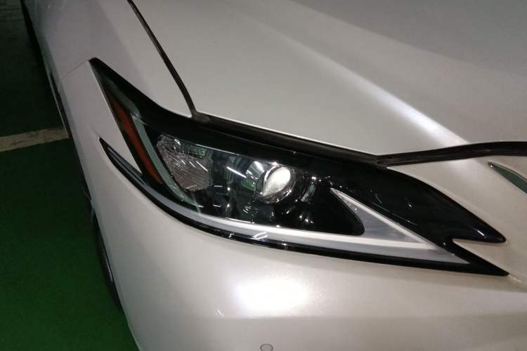 Used Lexus ES 2020 200 Excellence Edition Right Front Headlight