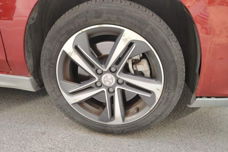 Used BAIC Beijing EU5 2018 R500 Smart Wind Edition Right Front Wheel Hub