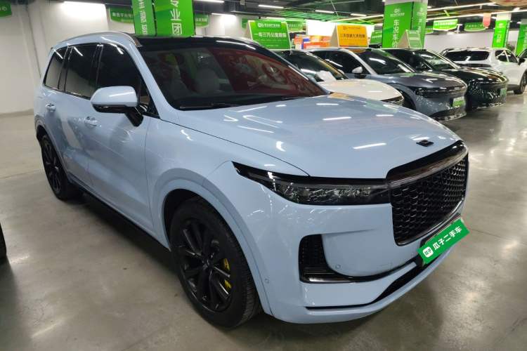 Used Li Auto ONE 2021 Extended-Range 6-Seater Version Front Right 45 Deg