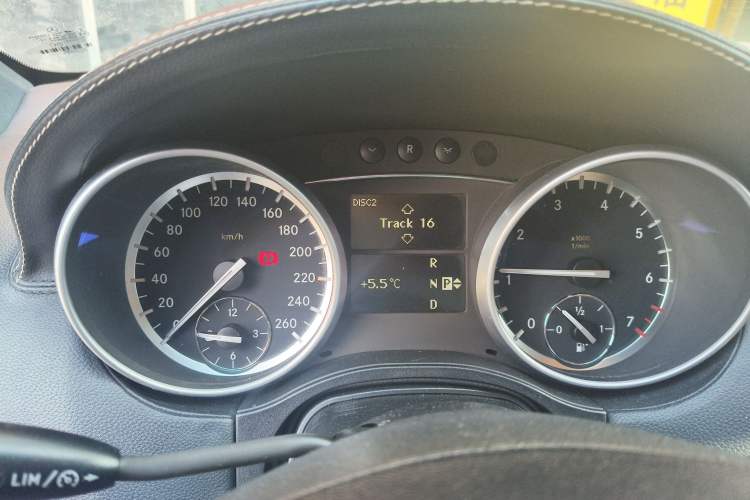 Used Mercedes-Benz M-Class 2010 ML 350 4MATIC Luxury Model Instrument Cluster