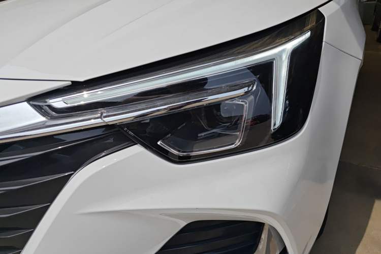 Used Roewe i6 MAX New Energy 2022 EV 500 Grand Touring Edition with Sunroof
