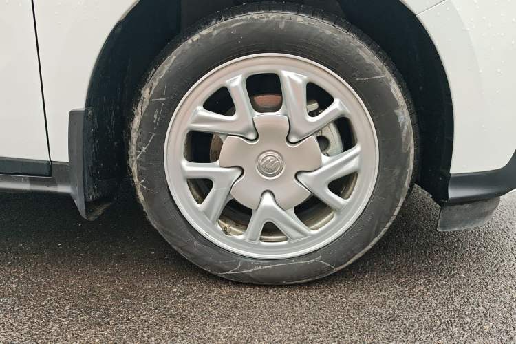 Used Buick Velite 6 2024 450km Range Commuter Version
