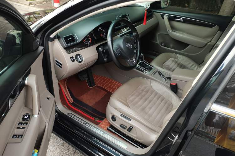 Used Volkswagen Magotan 2013 2.0 TSI Ultimate Model Driver Seat