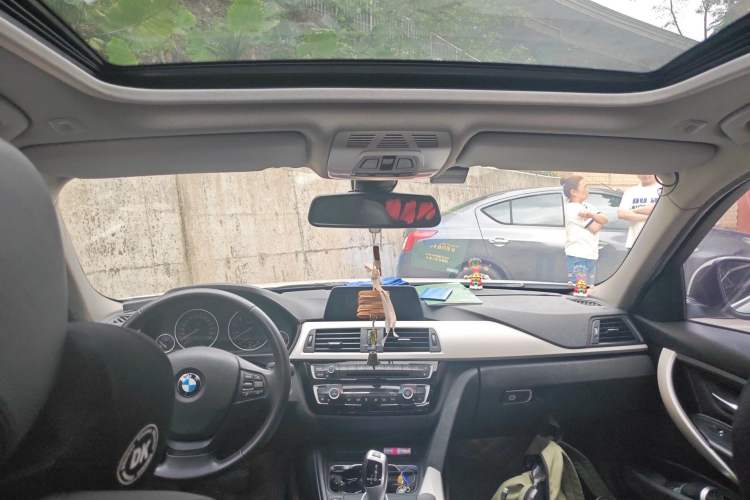 Used BMW 3 Series 2016 320Li Fashion Model Headliner