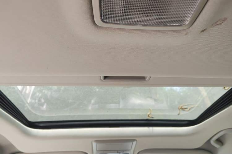 Used Chevrolet Captiva 2014 2.4L 4x4 Flagship Edition 7 Seats Headliner