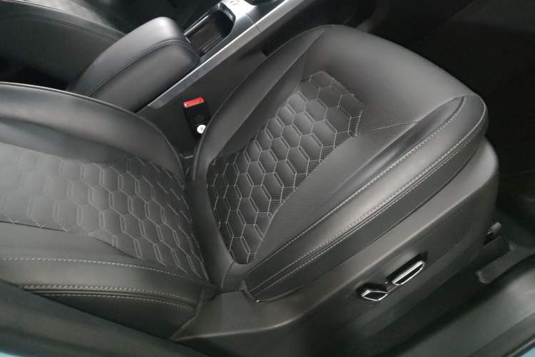 Used 212 T01 2025 2.0T Changfeng