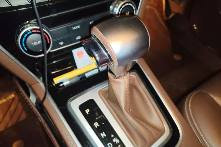 Used Leopaard CS10 2017 2.0T Automatic Urban Version Gear Lever