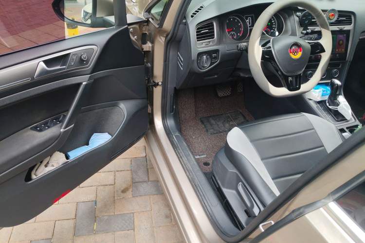 Used Volkswagen Golf 2016 1.6L Automatic Comfort Model
