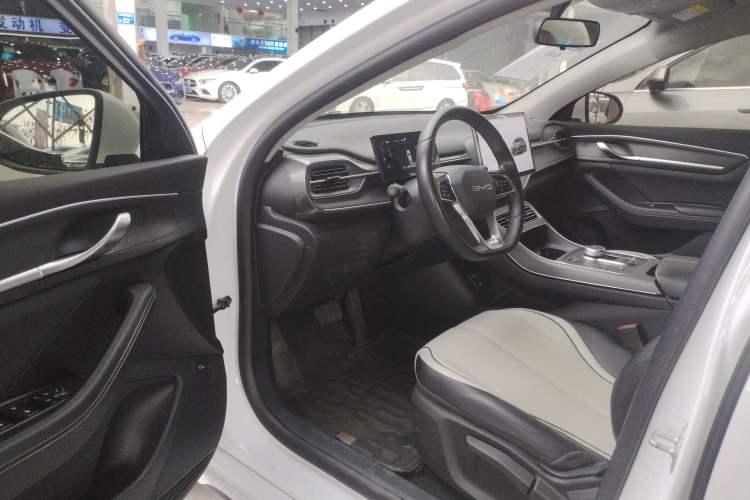 Used BYD Destroyer 05 2024 HONOR Edition DM-i 55KM Luxury Model
