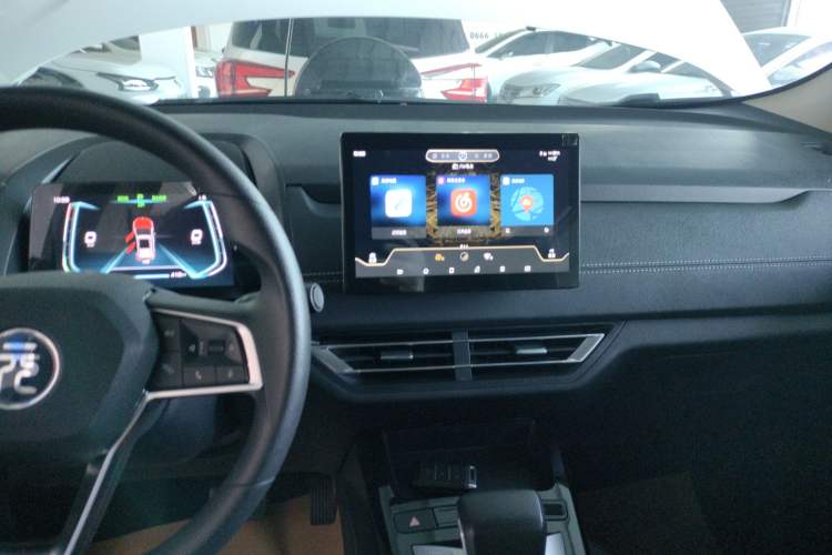 Used BYD Yuan New Energy 2019 EV535 Smart Connect Trendsetting Model
