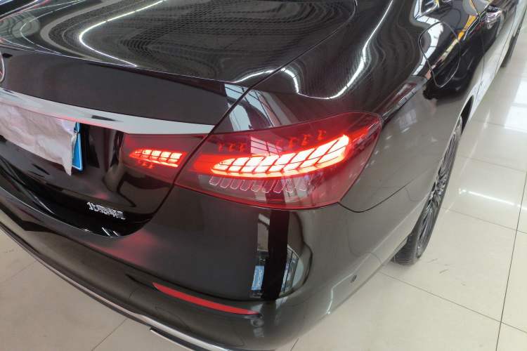 Used Mercedes-Benz E-Class 2022 Updated E 300 L Stylish Edition Right Rear Taillight