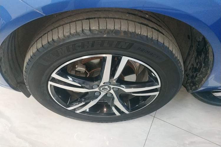 Used Volvo XC60 2019 T5 4x4 Smart & Dynamic Sport Edition China VI Standard