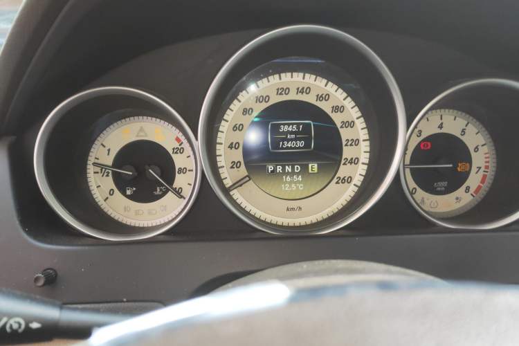 Used Mercedes-Benz C-Class 2010 C 200 CGI Elegance Model
