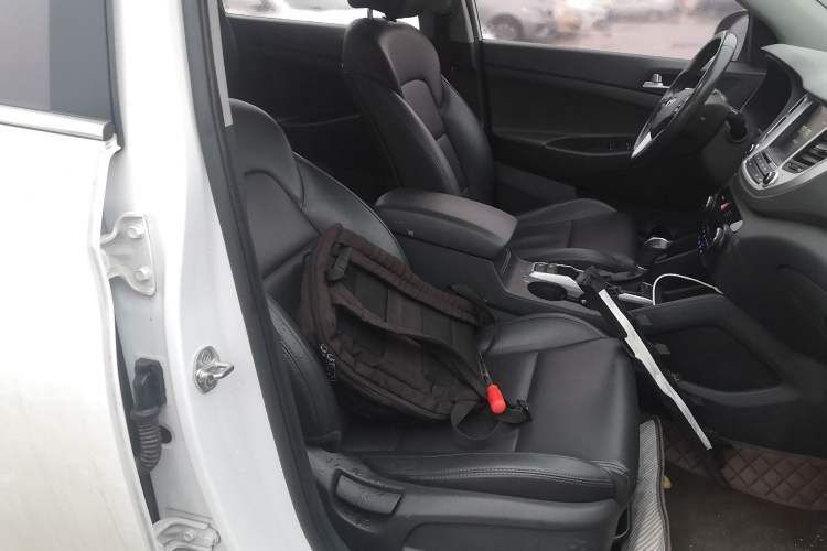 Used Hyundai Tucson 2018 1.6T Dual-Clutch Two-Wheel Drive 15th Anniversary Special Edition