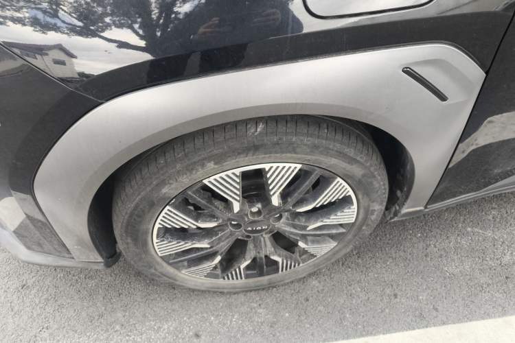 Used AION Y 2022 70 Tech Edition Lithium Iron Phosphate
