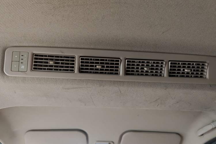 Used Wuling Rongguang V 2018 1.5L Standard Version
