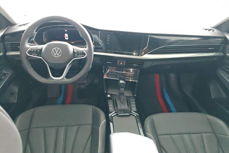 Used Volkswagen Passat 2024 330TSI Elite Edition Center Console