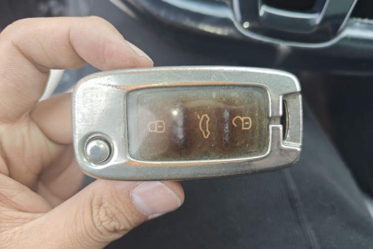 Used Volkswagen Sagitar 2018 1.6L Manual Comfort Model Vehicle Key