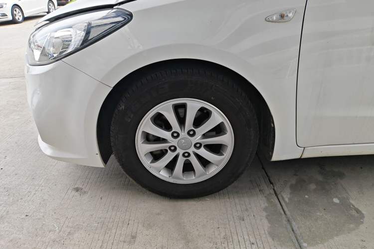 Used Kia K3S 2014 1.6L Manual GL Left Front Wheel Hub