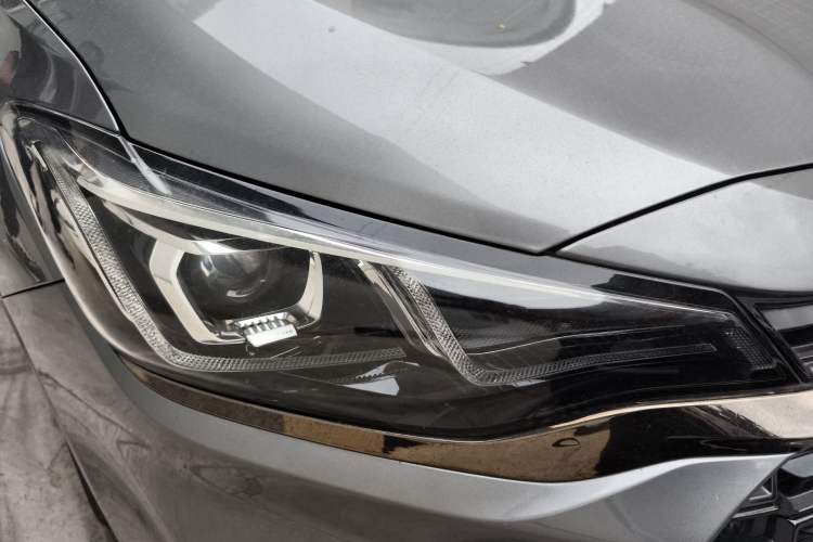 Used Chevrolet Monza 2019 RS 330T Automatic Comfort Edition China VI Standard Right Front Headlight