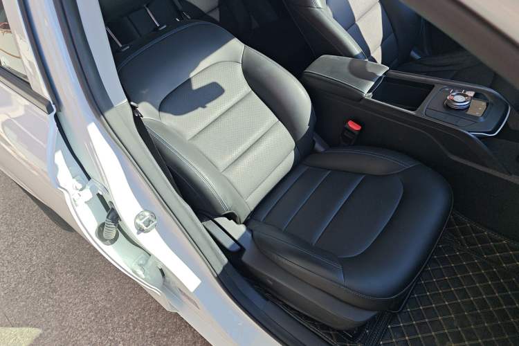 Used Livan Maple 60s 2022 Revised Edition Easy-Drive Version Lithium Iron Phosphate