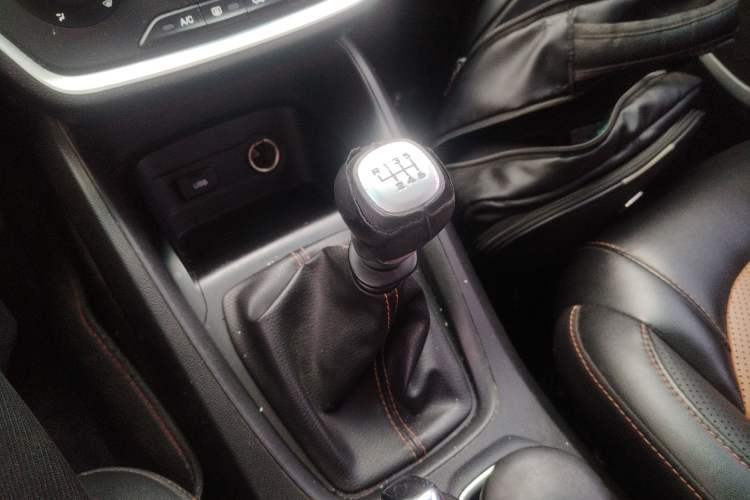 Used Wuling Hongguang S3 2018 1.5L Manual Comfort Model China V Standard Gear Lever