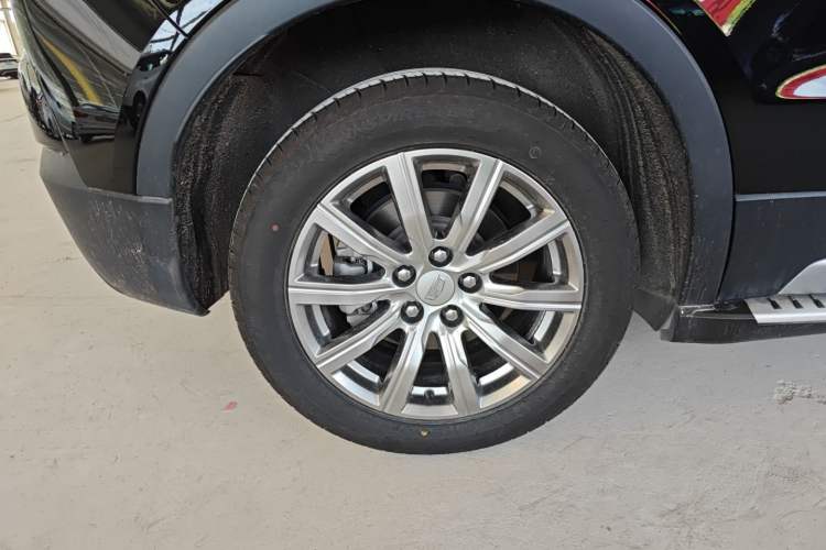 Used Cadillac XT4 2021 28T Two-Wheel Drive Leading Version Right Rear Wheel Hub